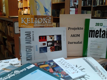 005akimbibliotnaujien2013geg