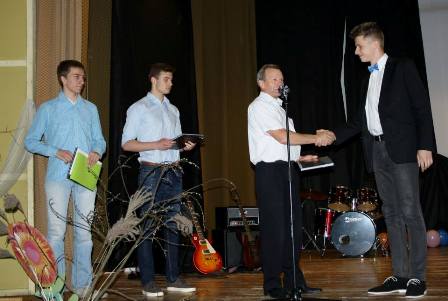 941688_246525068822206_2038361575_2013n