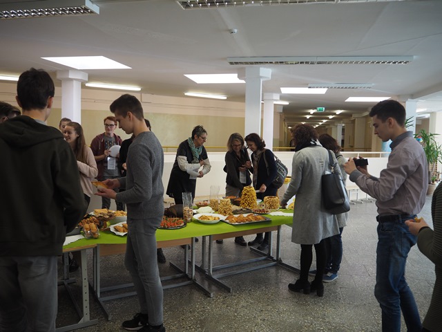 P4240148lunch6konfer2017