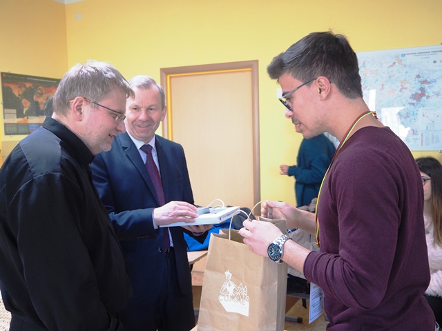 P4240338dirdovdar5konfer2017